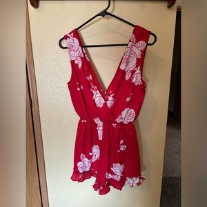 Pink Lily WOmens/teen/ girs Romper.  Size Small. Red